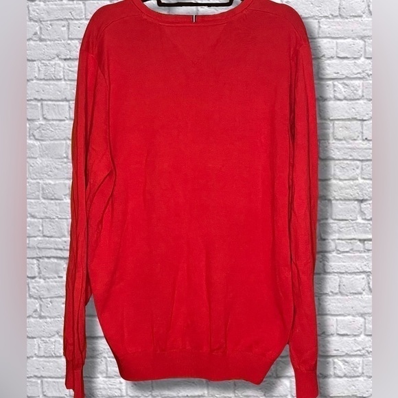 Tommy Hilfiger Combed-Cotton V-neck Sweater - Picture 5 of 6